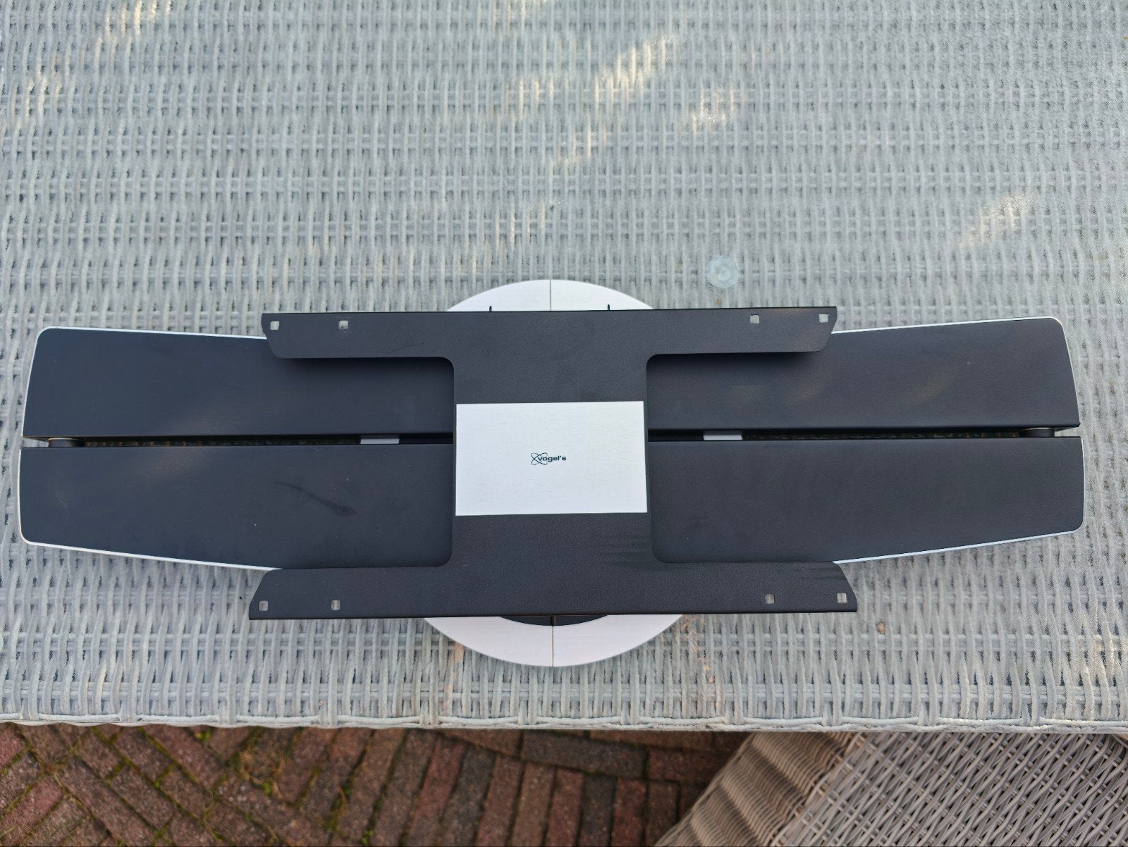 Foto 2 van Vogel's NEXT 7346 TV-beugel voor LG OLED (40-65 inch)
