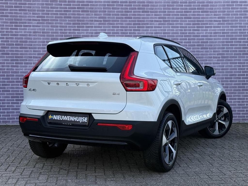 Volvo XC40 2.0 B4 Plus Dark | Trekhaak | Camera | Harman/Kar, Auto's, Volvo, Gebruikt, Euro 6, 4 cilinders, Wit