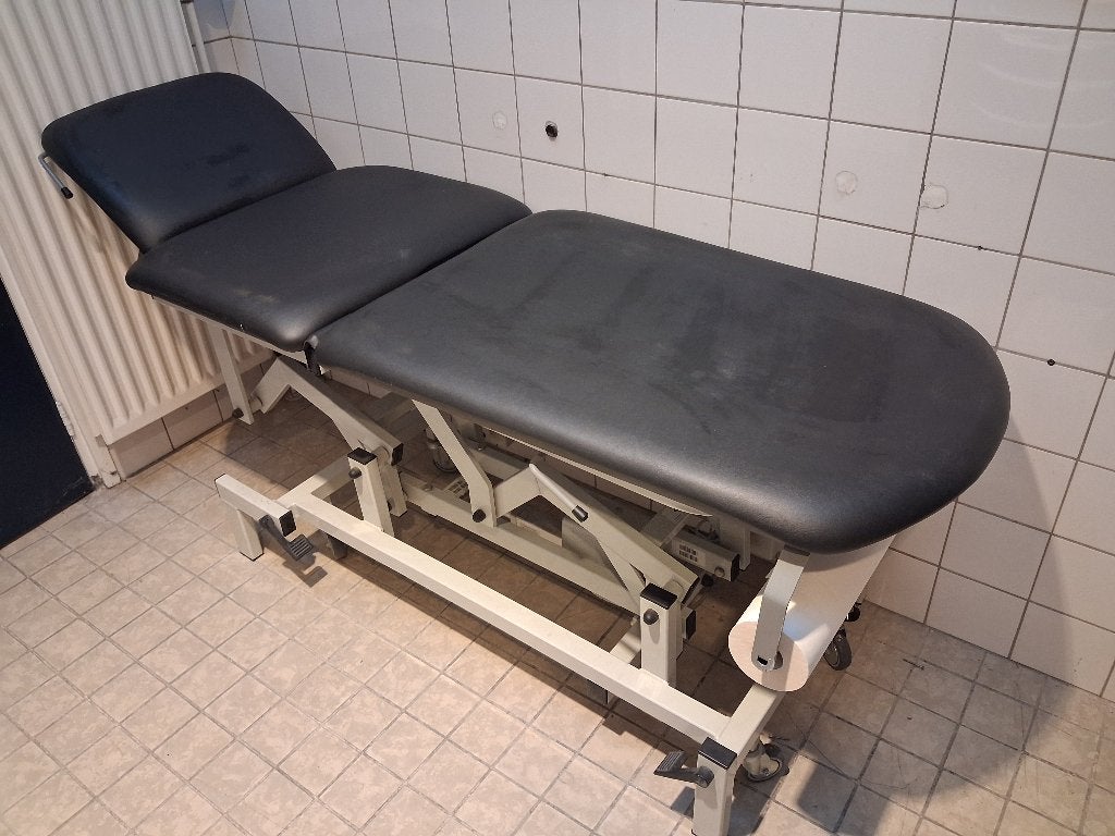 Behandeltafel, Ophalen, Zo goed als nieuw, Massagetafel