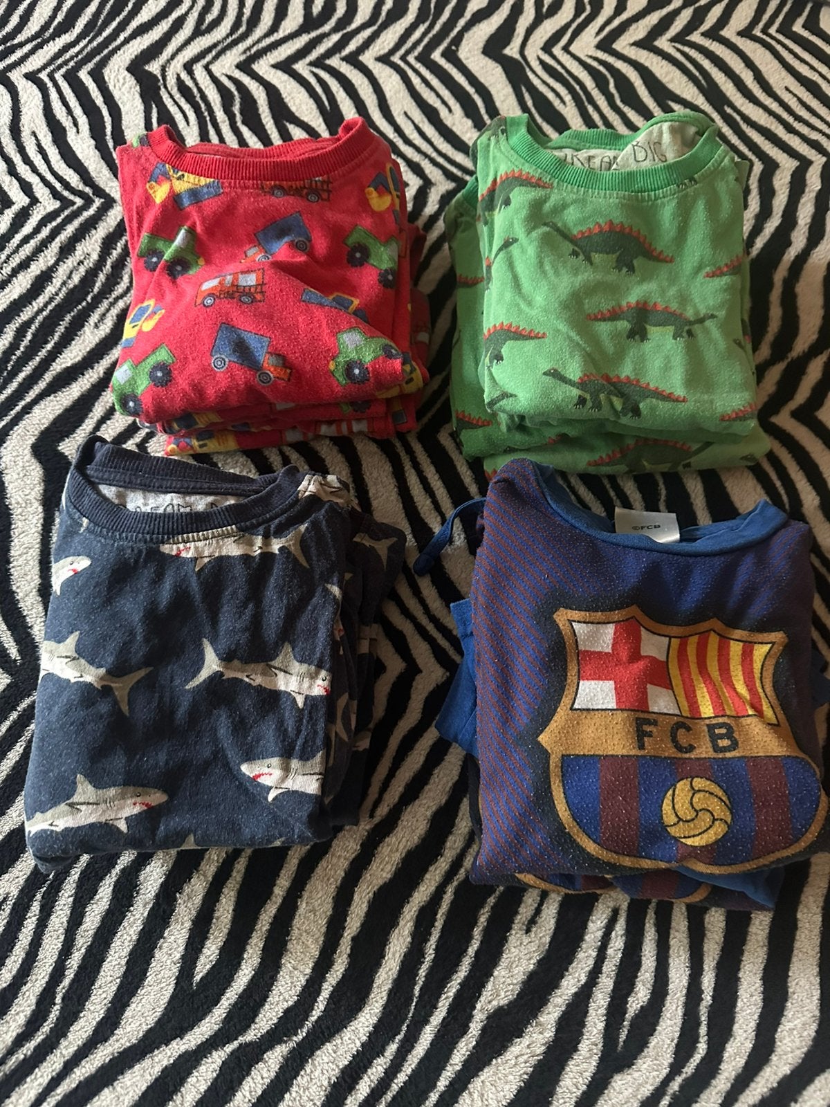 Pyjama kort maat 104, Ophalen, Zo goed als nieuw