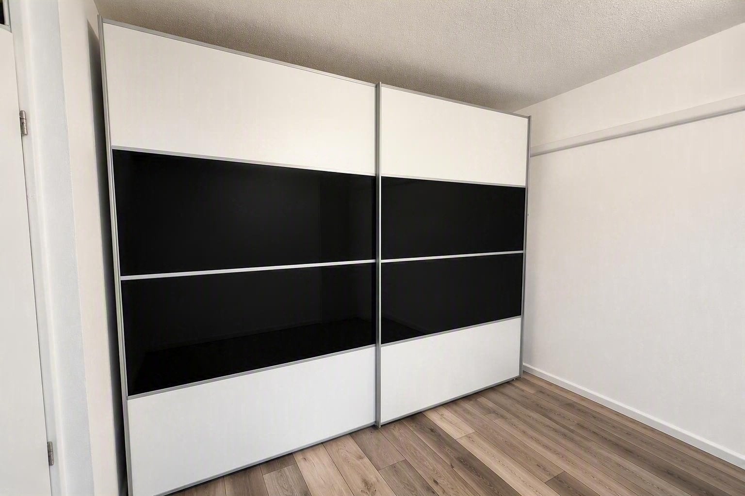 Moderne schuifdeurkast L270xH235xD70cm, Huis en Inrichting, Ophalen, Met plank(en), Gebruikt, 200 cm of meer