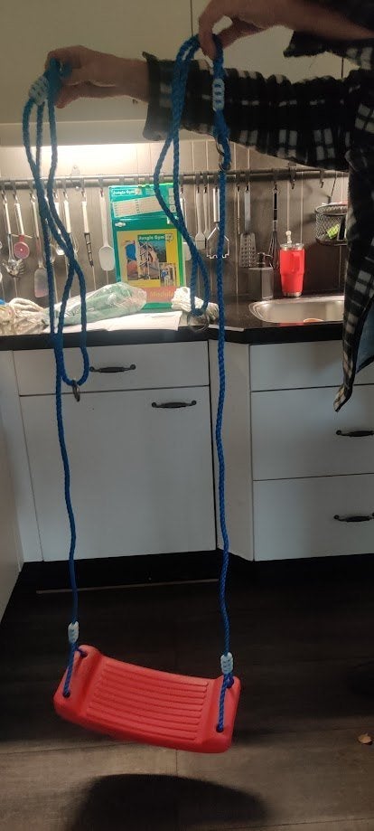 Rode schommel met blauwe touwen, Ophalen of Verzenden, Nieuw, Schommel