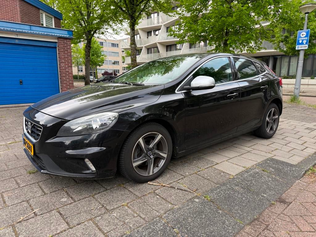 Volvo V40 2.0 D2 Summum Business Euro 6 Black Edition, Auto's, Voorwielaandrijving, Gebruikt, 4 cilinders, 1969 cc