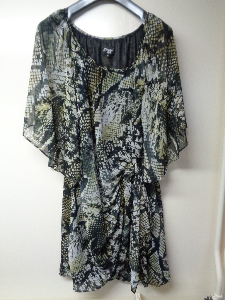 ZIGGA reptielen jurk met wijde mouwen, Kleding | Dames, Overige kleuren, Verzenden, Maat 42/44 (L), Nieuw