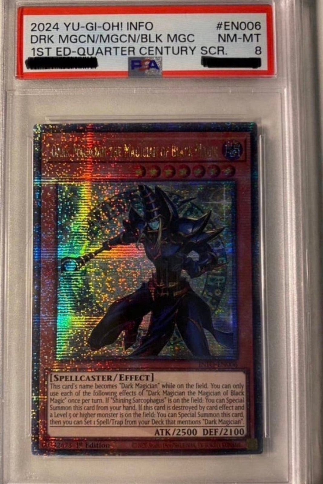 Yu-Gi-Oh! Dark Magician the Magician of Black Magic PSA8 QRC, Hobby en Vrije tijd, Verzamelkaartspellen | Yu-gi-Oh!, Ophalen of Verzenden