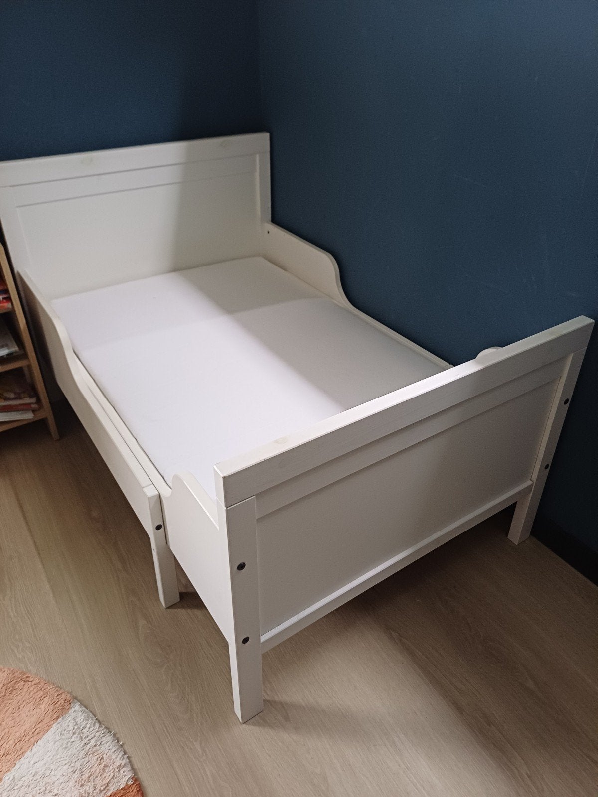 IKEA Sundvik meegroeibed, Innerlig matras en Luroy lattenb, Ophalen, Verstelbaar, Eenpersoons, Modern, Scandinavisch