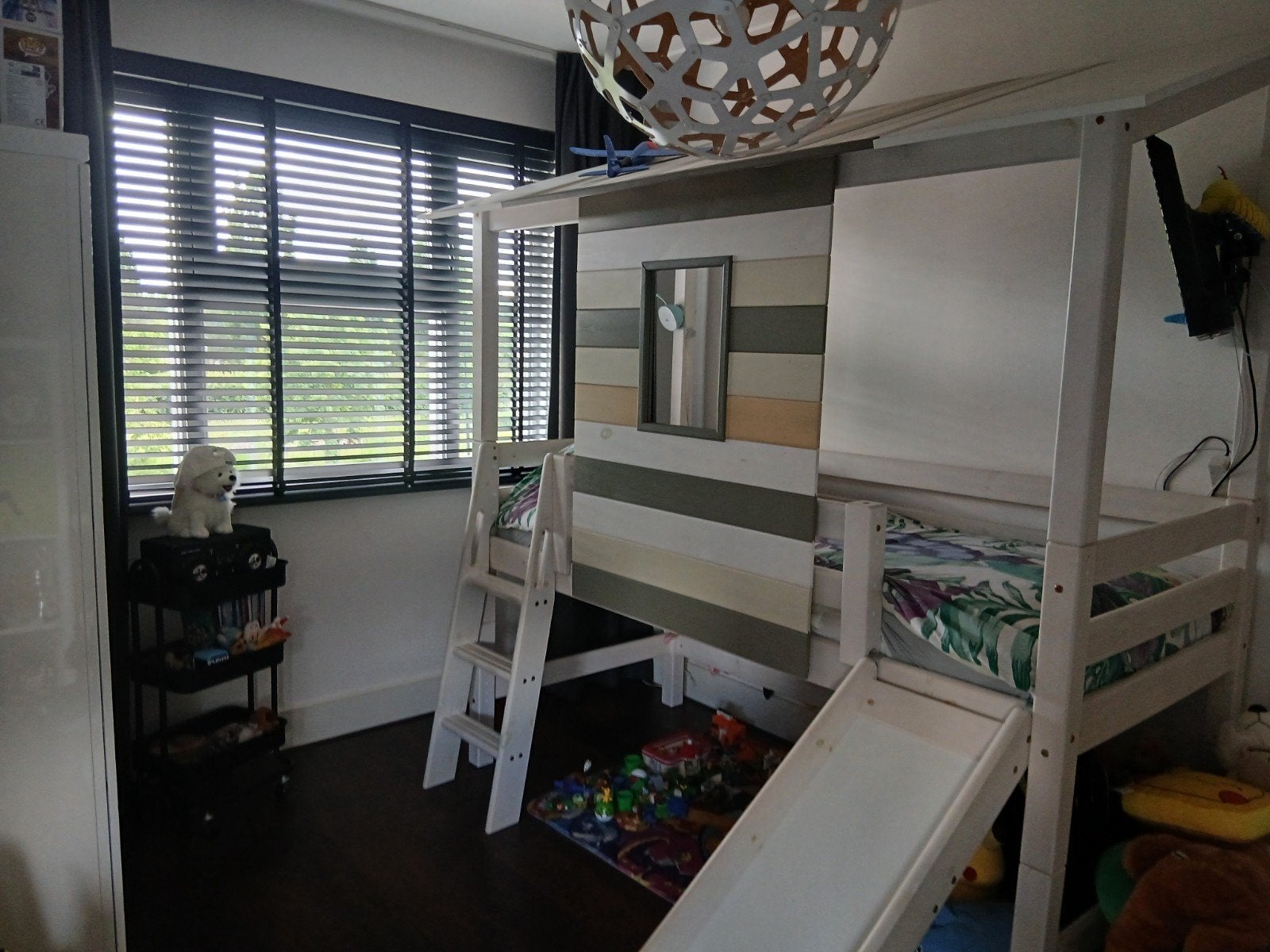 Uniek kinderbed met glijbaan en speelhuisje, Ophalen