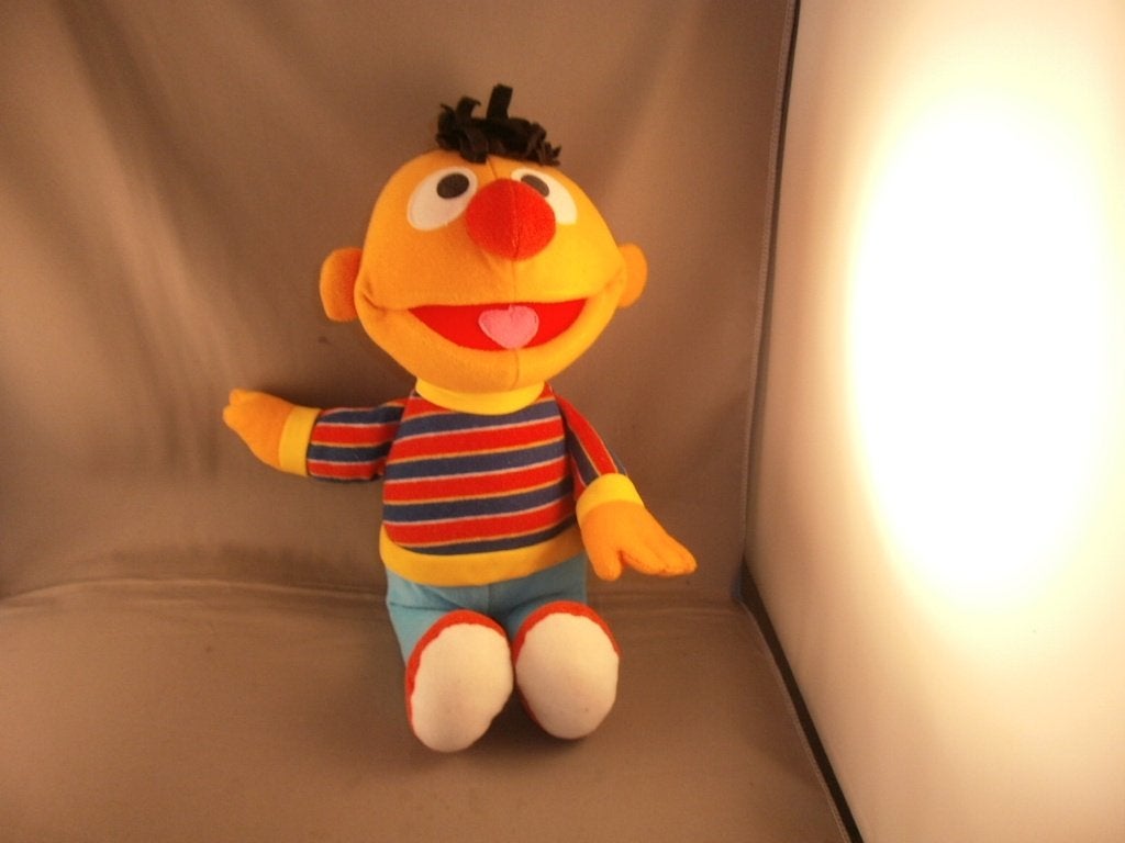 sesamstraat Ernie Fisher-Price stoffen ogen 33cm velours, Overige merken, Overige karakters, Overige typen, Ophalen of Verzenden