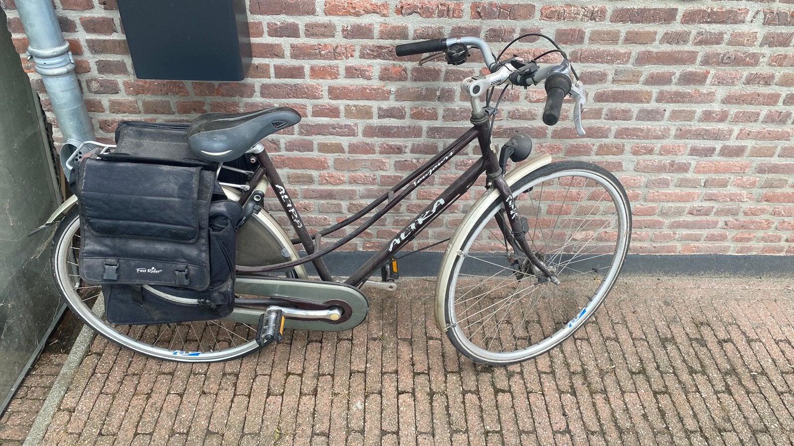 Damesfiets, Ophalen, Zo goed als nieuw