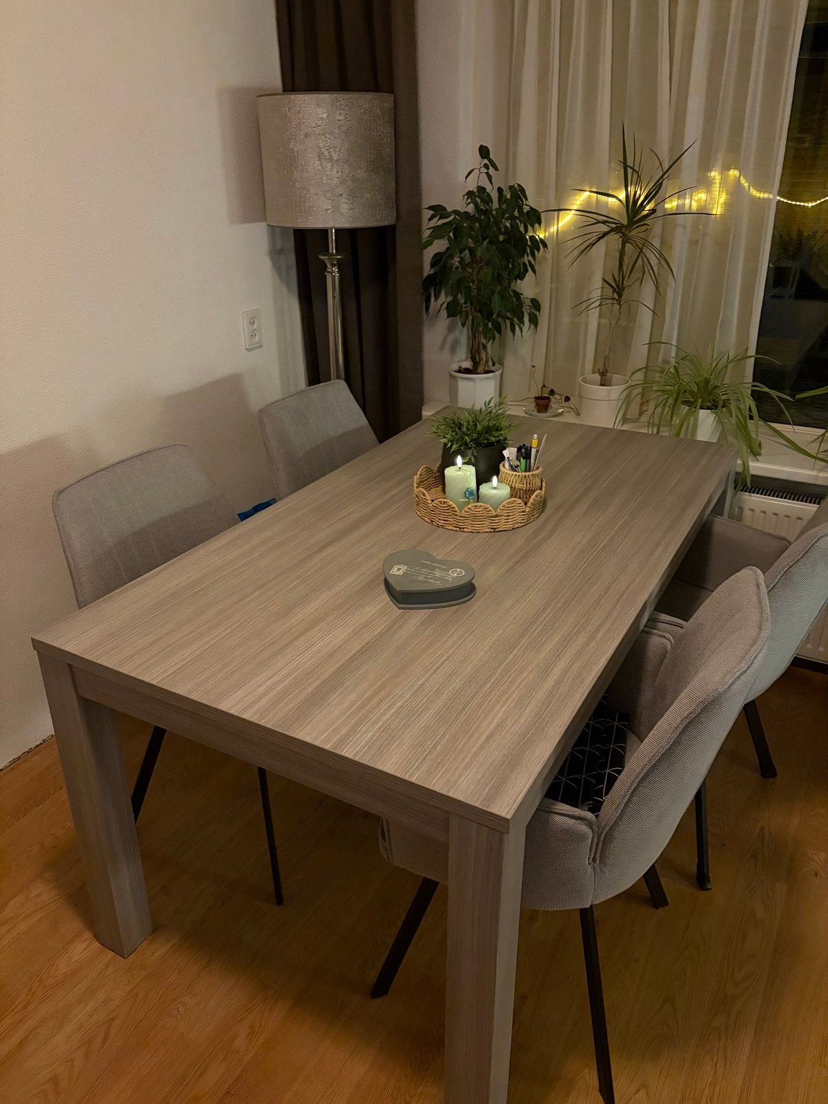 Lichtgrijze eettafel van Leenbakker (160x90 cm), Huis en Inrichting, Ophalen, 50 tot 100 cm, Zo goed als nieuw, 150 tot 200 cm