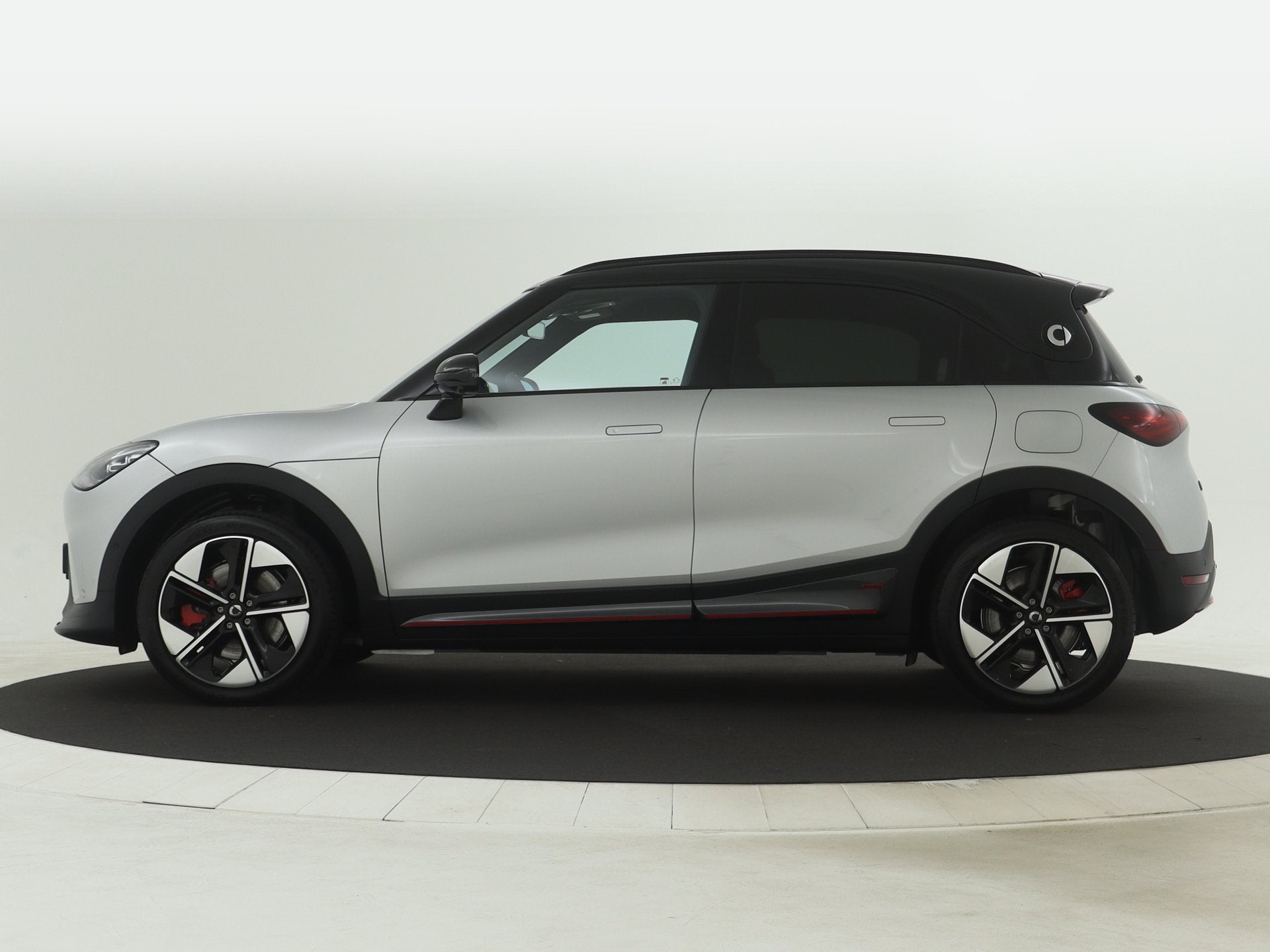 Smart #1 BRABUS 66 kWh Actieprijs € 40.500,- | Head-up dis, Auto's, Smart, Automaat, Automatische klimaatregeling, 430 pk, Zwart