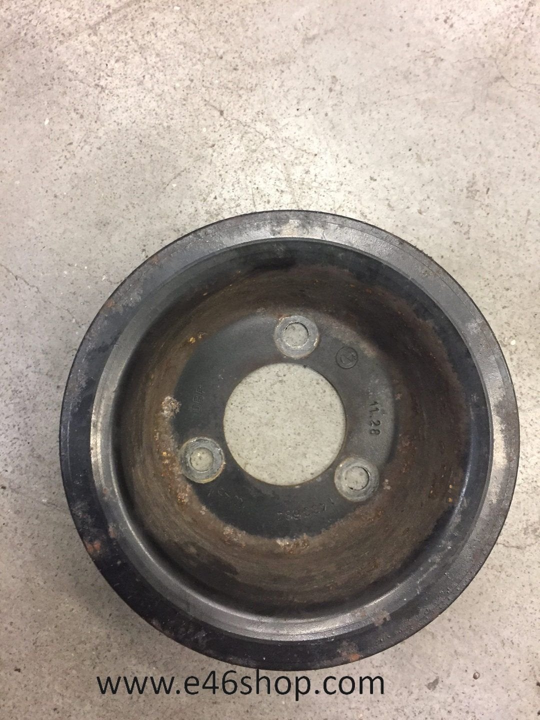 Krukaspoelie voorste BMW E46 m43 motor oe 1433684, Gebruikt, -, -, Ophalen of Verzenden