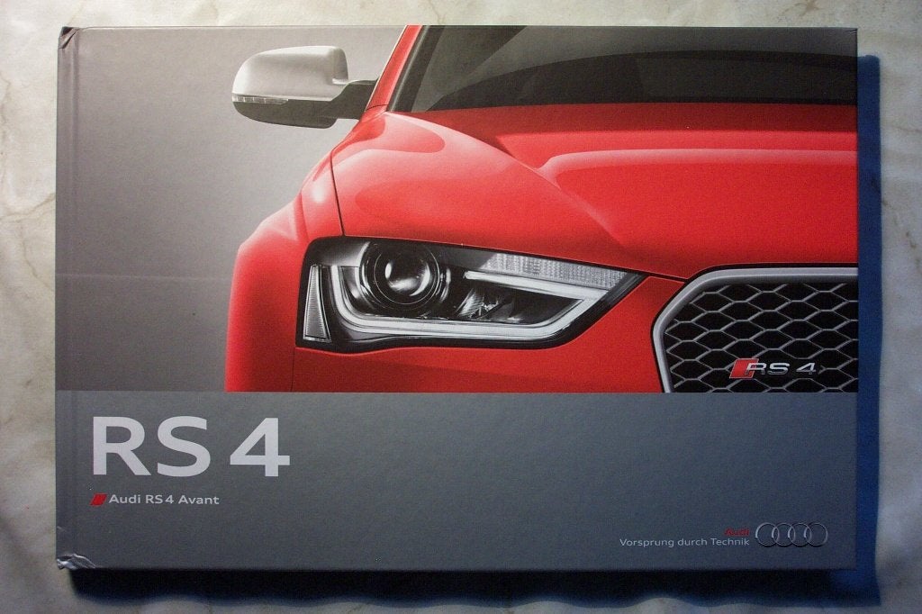 AUDI RS 4 Harde kaft brochure RS 4 boek Audi nieuw, Boeken, Verzenden, Nieuw, Audi