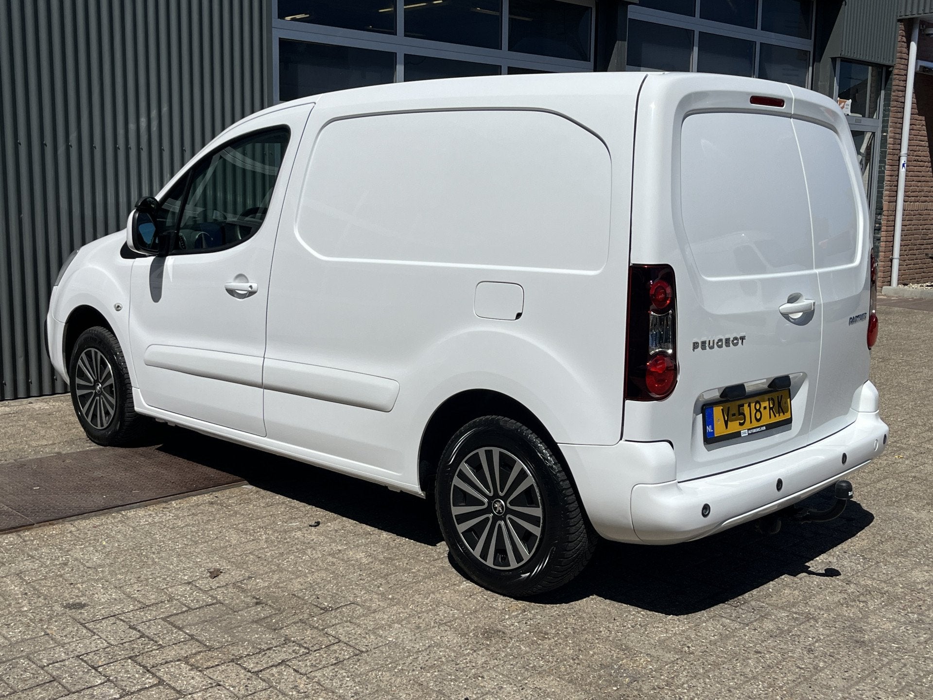 Peugeot Partner 120 1.6 BlueHDi Airco Cruise controle Trekha, Voorwielaandrijving, Bluetooth, Gebruikt, 4 cilinders