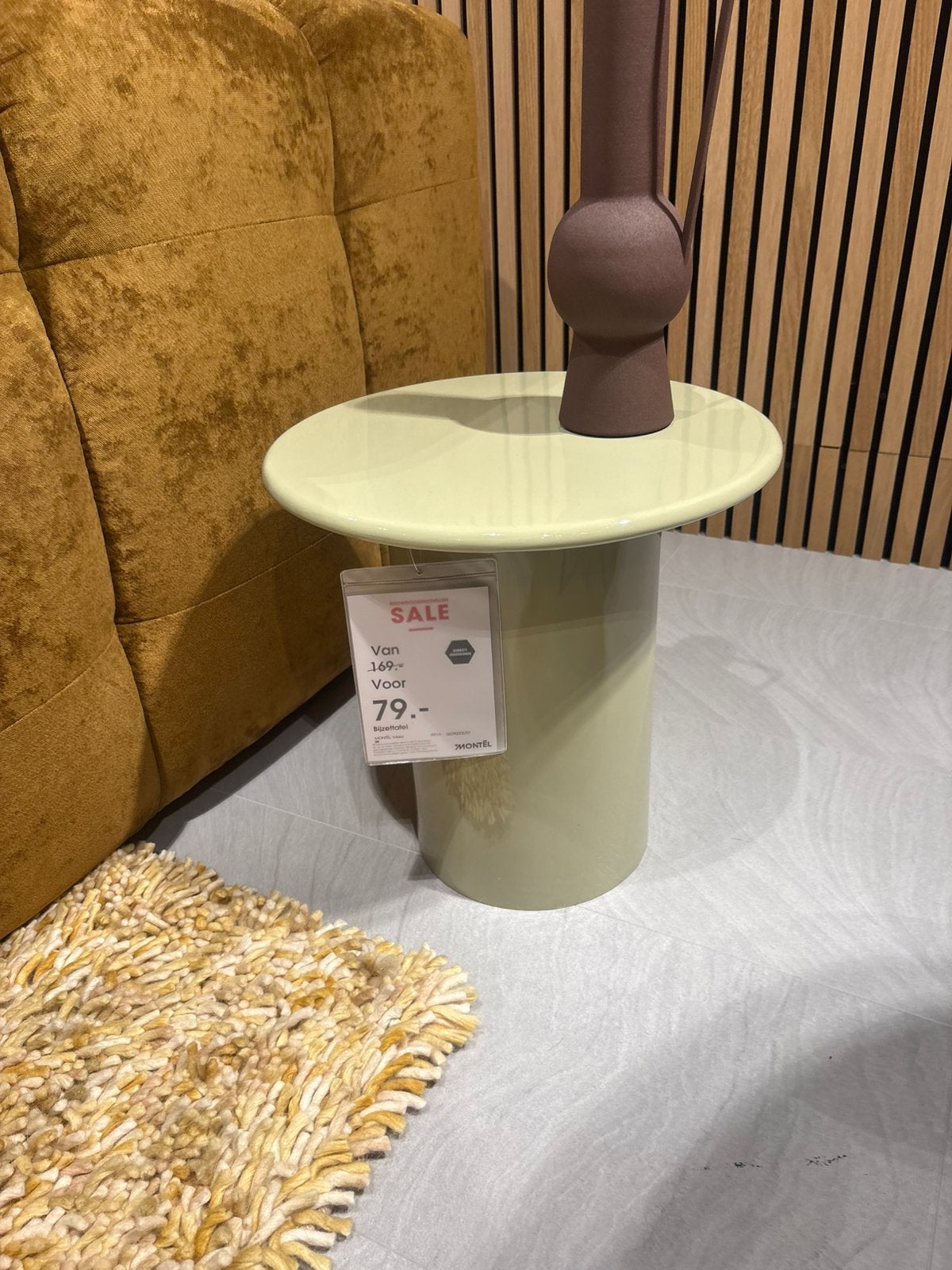 Montel bijzettafel, Ophalen