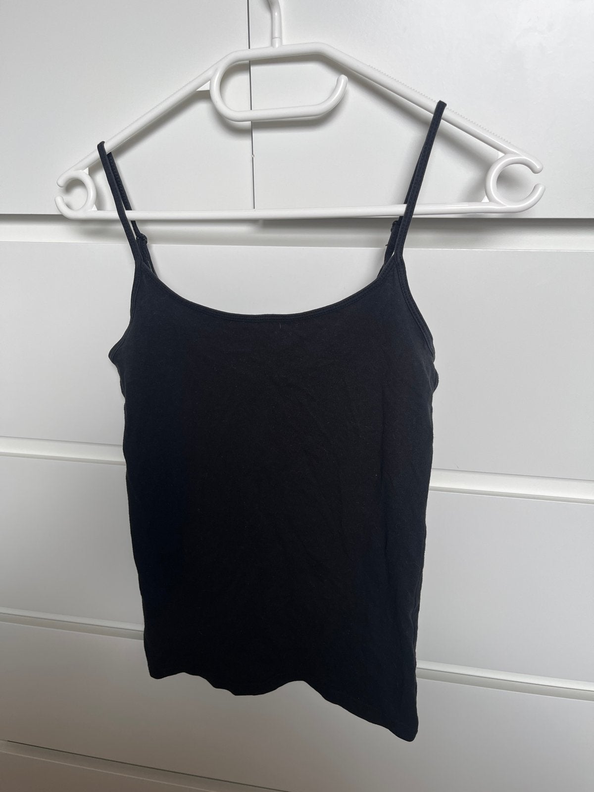 Zwarte basic spaghettibandjes top, Kleding | Dames, Tops, Zwart, Ophalen of Verzenden, Gedragen, Maat 36 (S)
