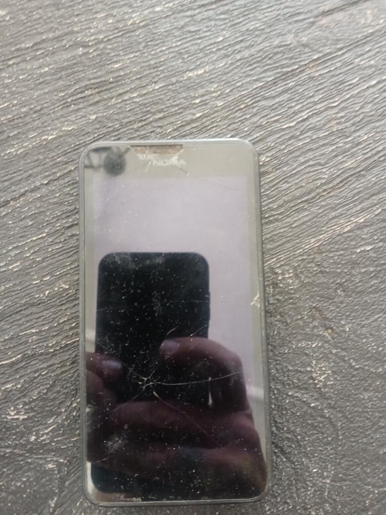 Nokia smartphone met gebarsten scherm, Telecommunicatie, Mobiele telefoons | Nokia, Overige modellen, Zwart, Touchscreen, Ophalen of Verzenden
