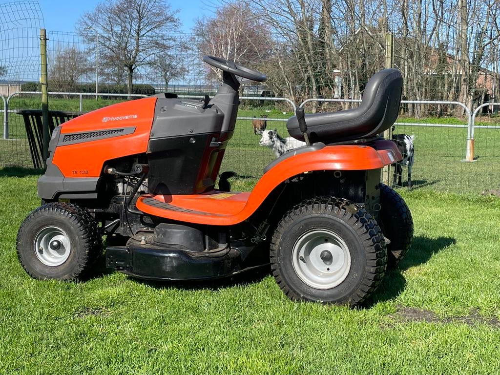Zitmaaier husqvarna ts138 goedwerkende, Ophalen, Zo goed als nieuw