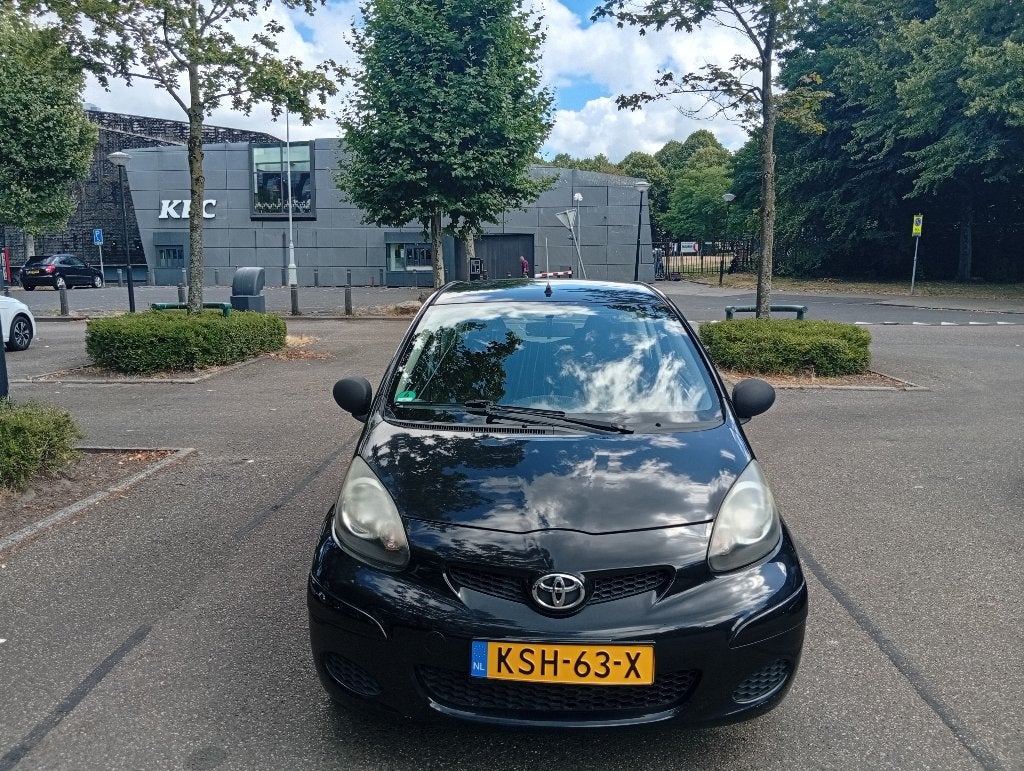 Toyota Aygo 1.0 12V Vvt-i 3DRS MMT 2009 Zwart, Auto's, Voorwielaandrijving, Stof, Zwart, 4 stoelen