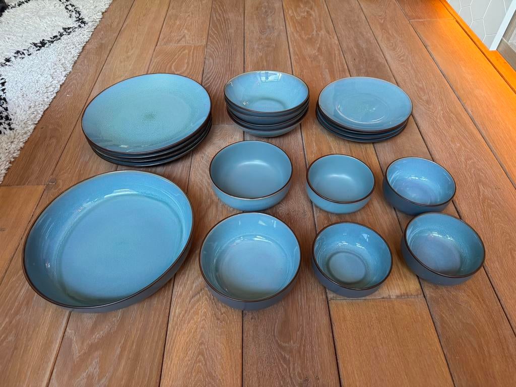 Elin Servies Action blauw 19 delig, Ophalen, Zo goed als nieuw, Overige stijlen, Bord(en)