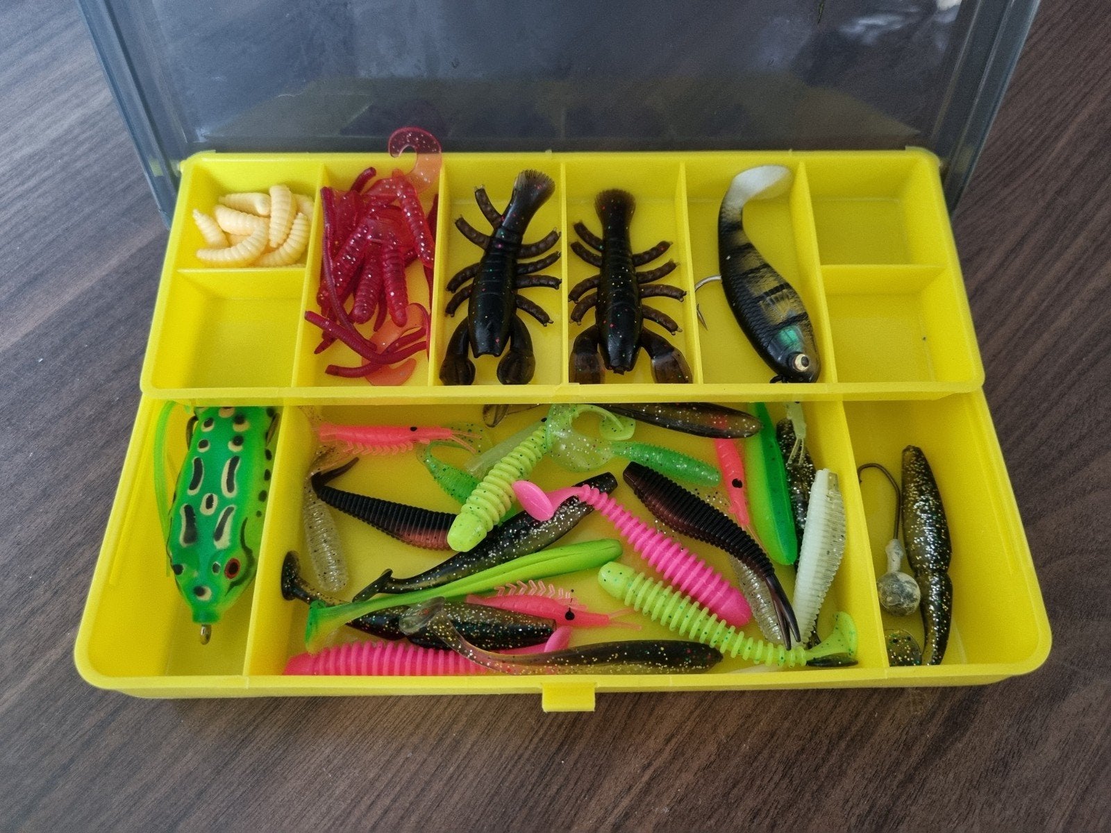 Vis aas box met diverse kunstaas, Ophalen of Verzenden, Gebruikt, Kunstaas