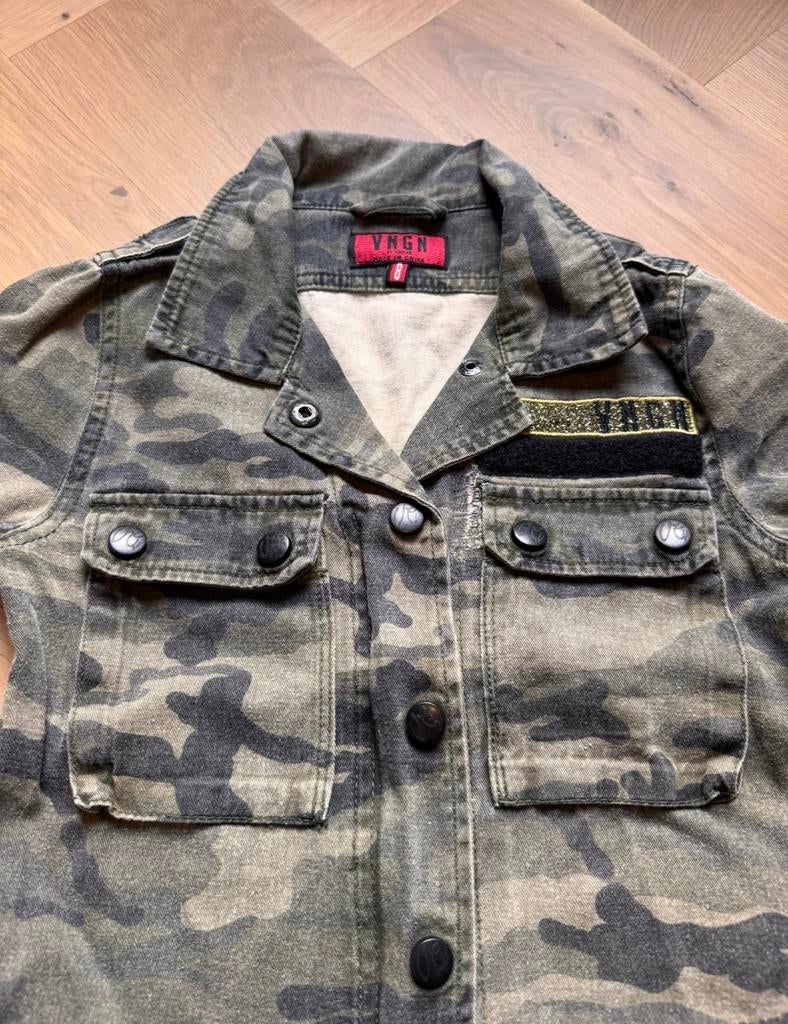 Vingino camouflage jasje met pailletten, Ophalen of Verzenden, Zo goed als nieuw, Meisje