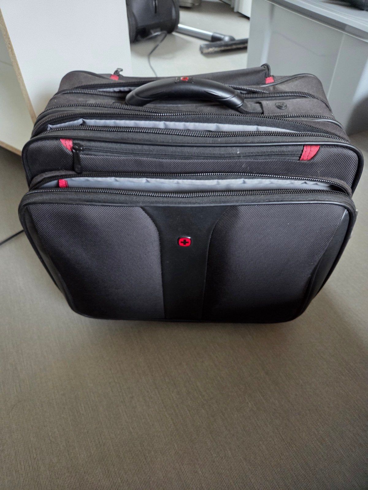 Wenger Patriot laptoptrolley incl. laptoptas, Ophalen, Gebruikt, Zwart, Minder dan 35 cm