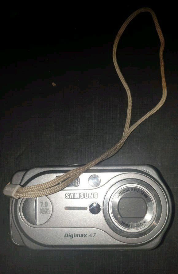 Samsung Digimax A7 Compactcamera - 7.0 Megapixels, Ophalen of Verzenden, Compactcamera, Samsung, Niet werkend