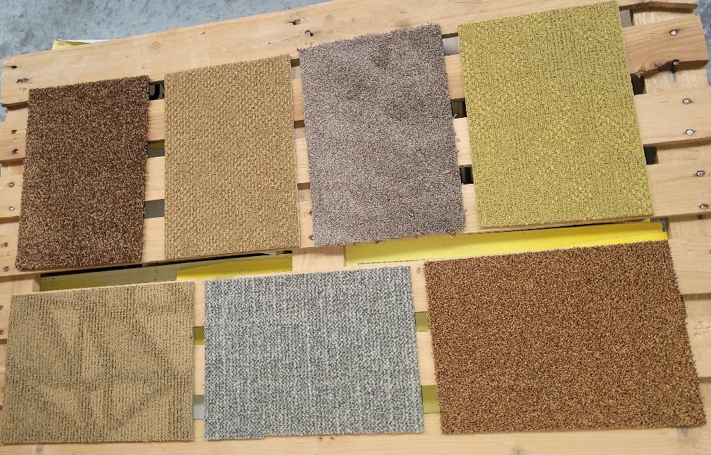 Restpartij schitterende Beige Tapijtegels, Ophalen, Beige, Nieuw, 25 tot 50 m²