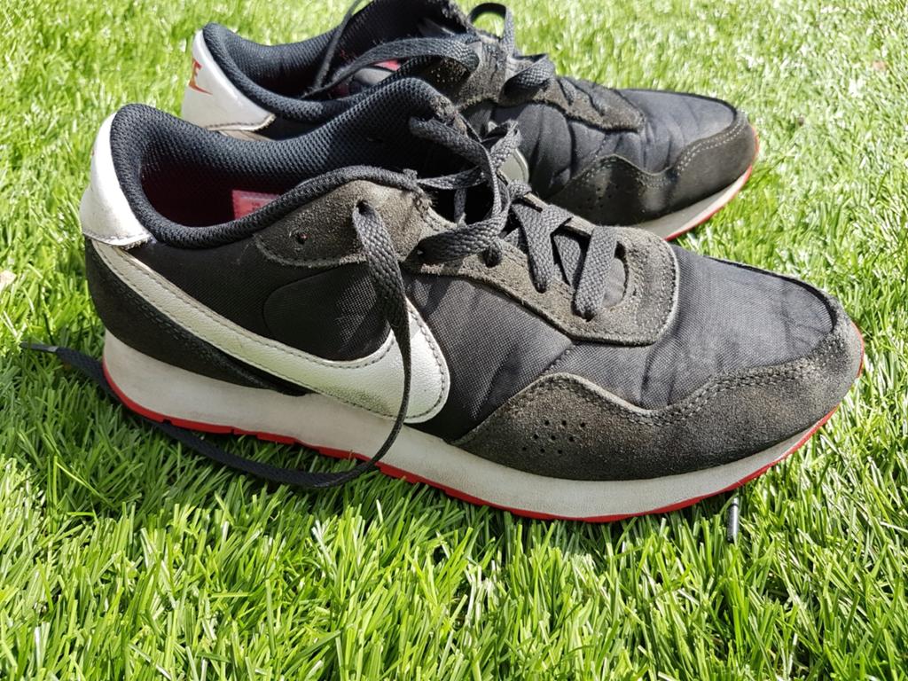 Nike MD Runner maat 38,5, Gebruikt, Jongen of Meisje, Schoenen, Ophalen of Verzenden