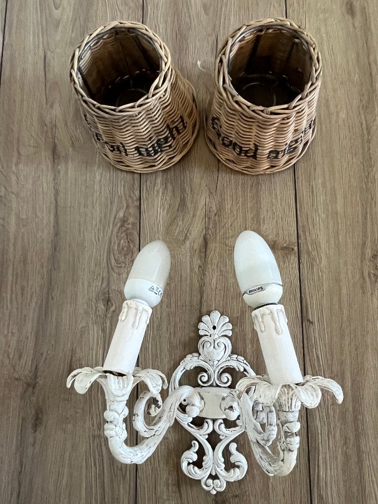 Mooi metalen wandlampje en 2 rieten kapjes., Huis en Inrichting, Ophalen, Zo goed als nieuw