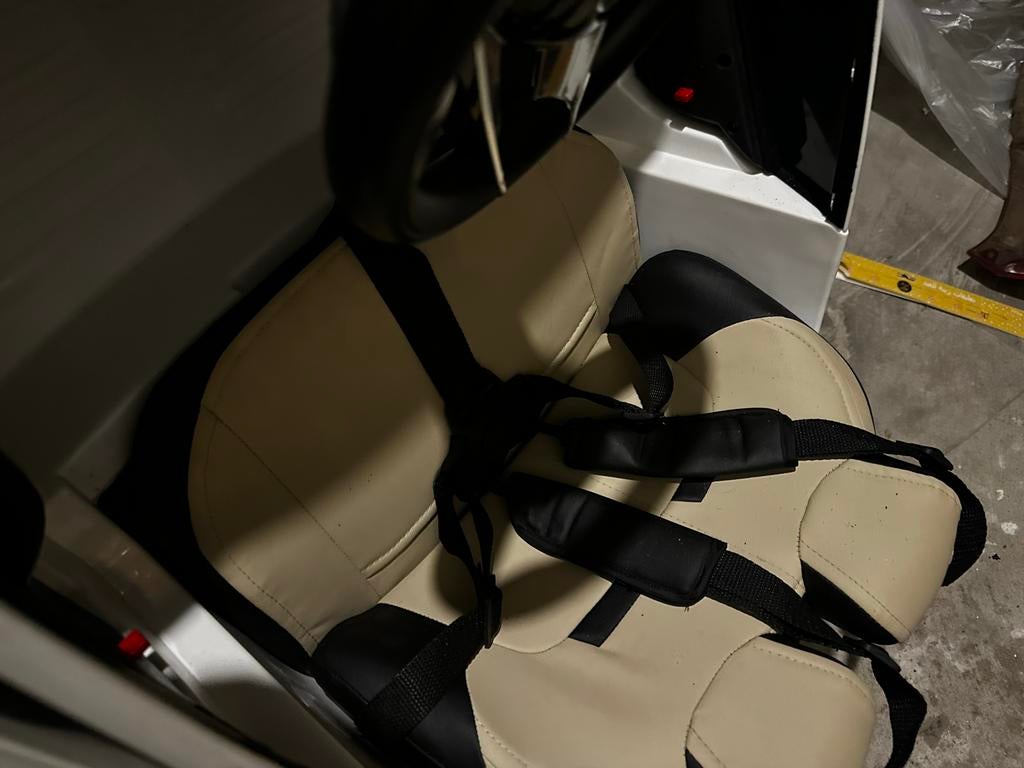 Witte kinderauto met accu, Ophalen of Verzenden, Zo goed als nieuw