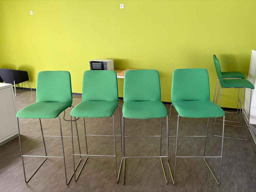 Set van 6 Vepa barkrukken - Groen met metalen onderstel, Ophalen, Met voetsteun, 90 cm of meer, Metaal