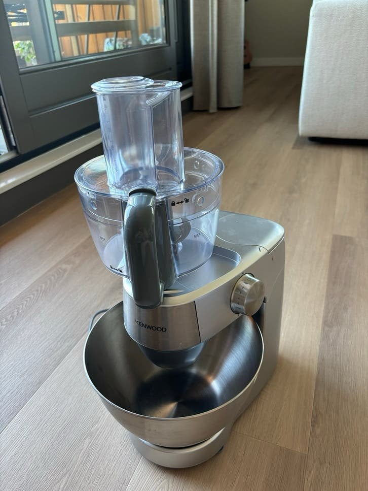 Kenwood KHC29 Keukenmachine met Diverse Accessoires, Witgoed en Apparatuur, Keukenmixers, 3 tot 4 liter, Ophalen, Gebruikt, 3 snelheden of meer