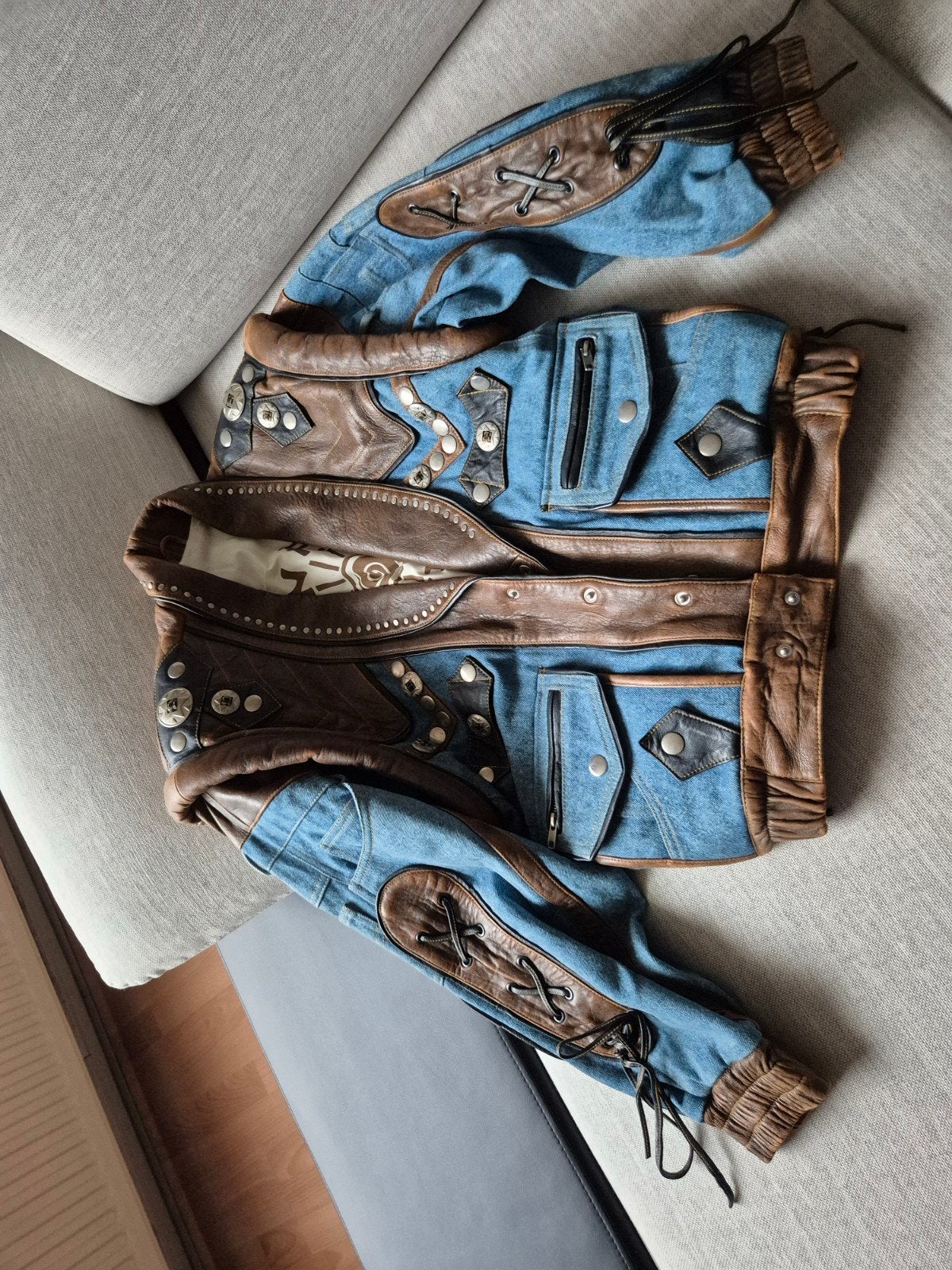 Unieke vintage John F. Gee spijkerjas met leren details, Ophalen of Verzenden, Zo goed als nieuw, Blauw
