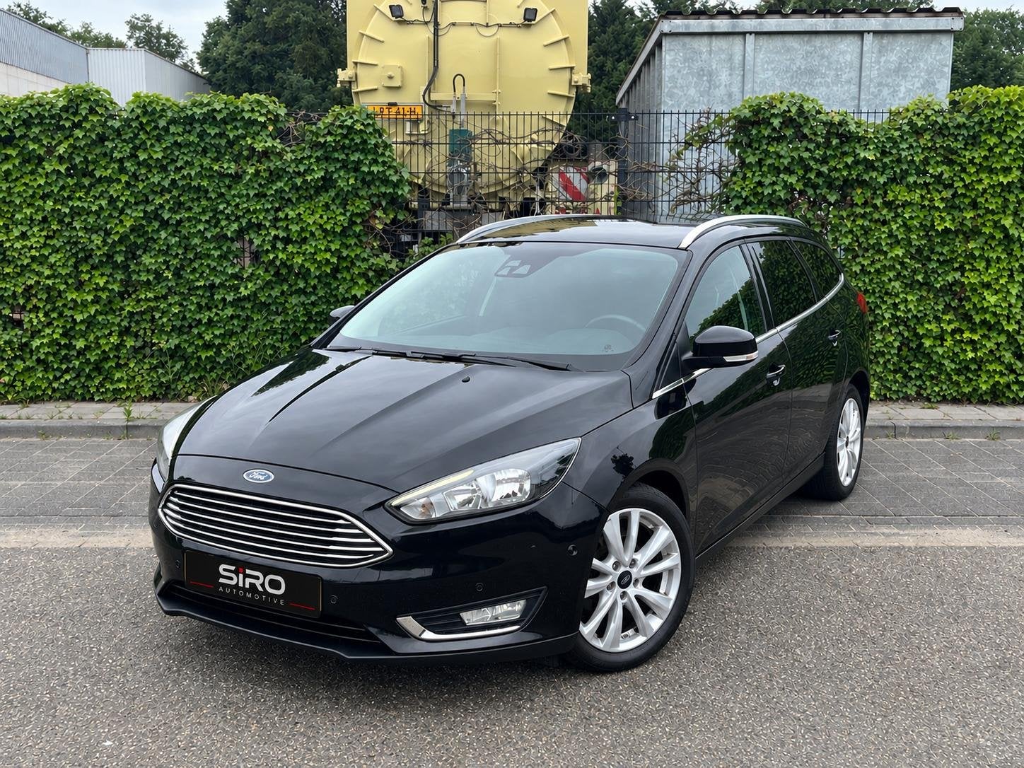 Ford Focus Wagon 1.0 Titanium * Navi * Nieuwe Distr. * Garan, Auto's, Gebruikt, Euro 6, Automatische klimaatregeling, Zwart
