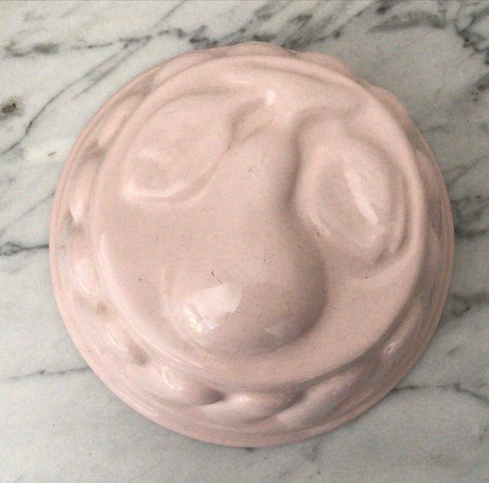 Vintage Roze Keramische Puddingvorm met Peerontwerp, Ophalen