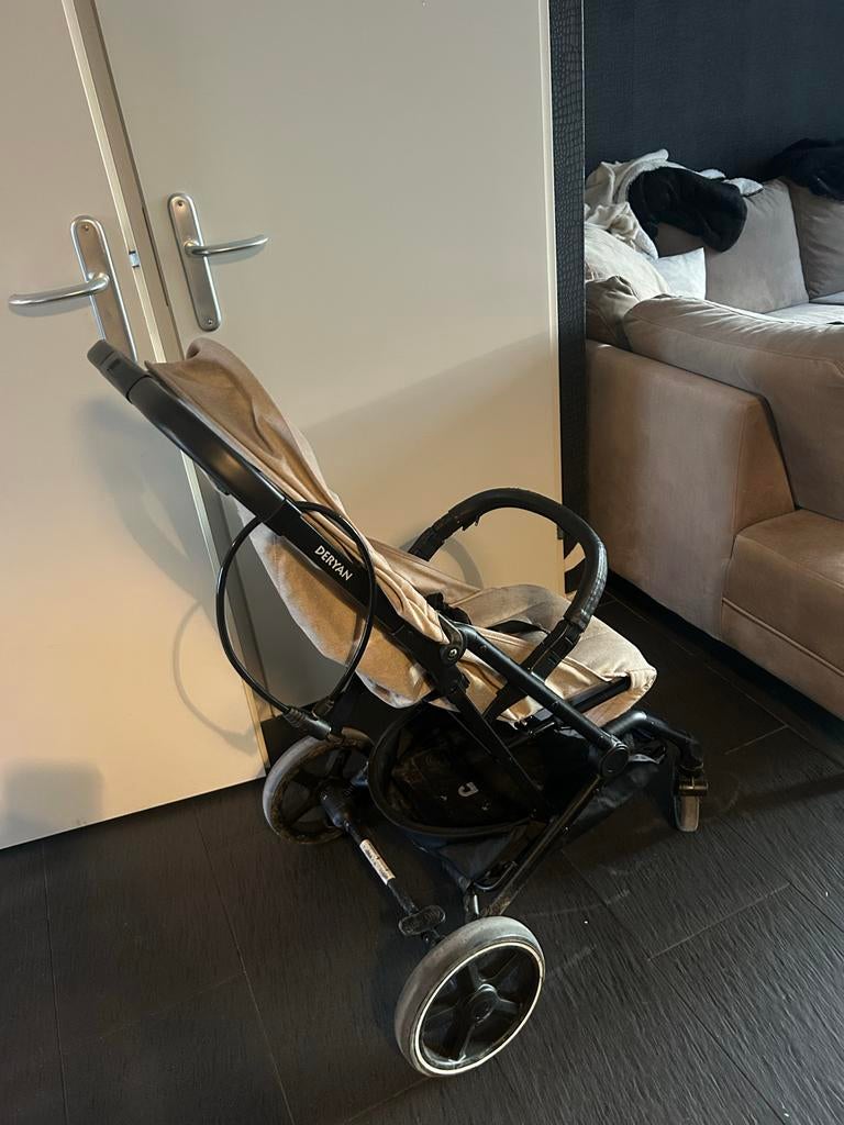 Deryan buggy in hele goede staat, Ophalen, Zo goed als nieuw, Overige merken