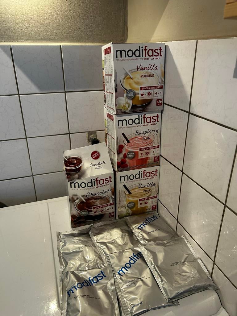Modifast 3 nieuwe dozen, 1 halve doos en 6 losse zakjes, Sieraden, Tassen en Uiterlijk, Uiterlijk | Dieet en Afvallen, Ophalen of Verzenden