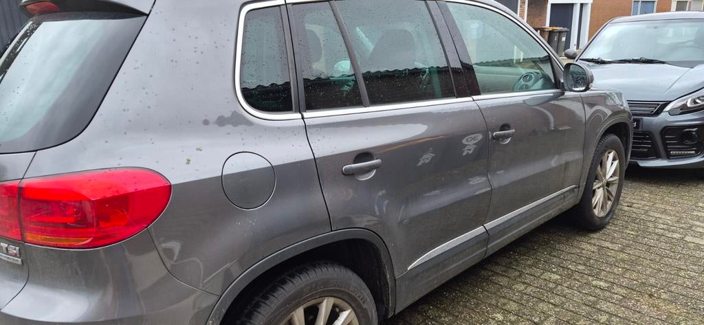 Volkswagen Tiguan 1.4 TSI 118KW BMT 2012 Grijs, Auto's, Volkswagen, Voorwielaandrijving, 15 km/l, 1800 kg, 4 cilinders