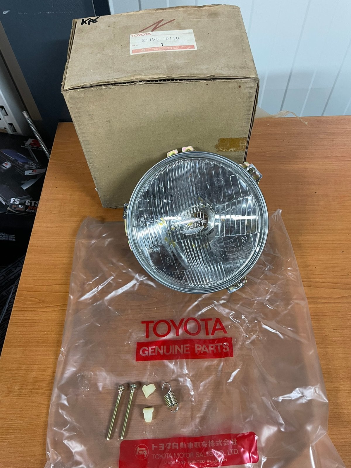 Toyota starlet kp60 mk1 koplamp nieuw 81150-10110, Auto-onderdelen, Ophalen of Verzenden, Nieuw, Toyota