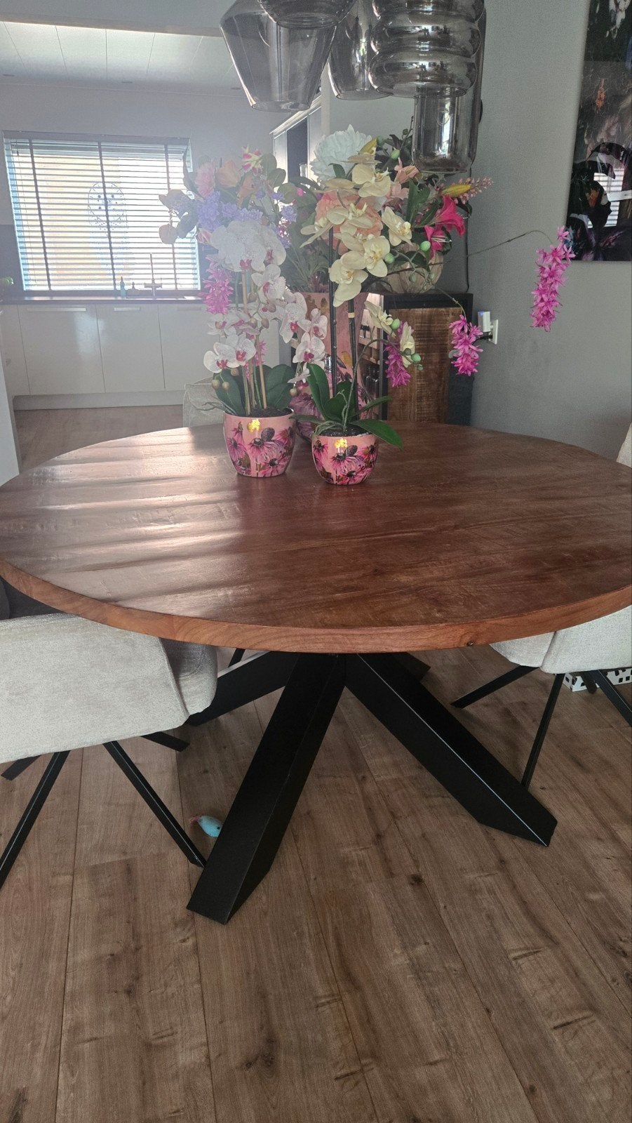 Mango tafel rond, Huis en Inrichting, Tafels | Eettafels, Ophalen, Rond, Zo goed als nieuw, Industrieel