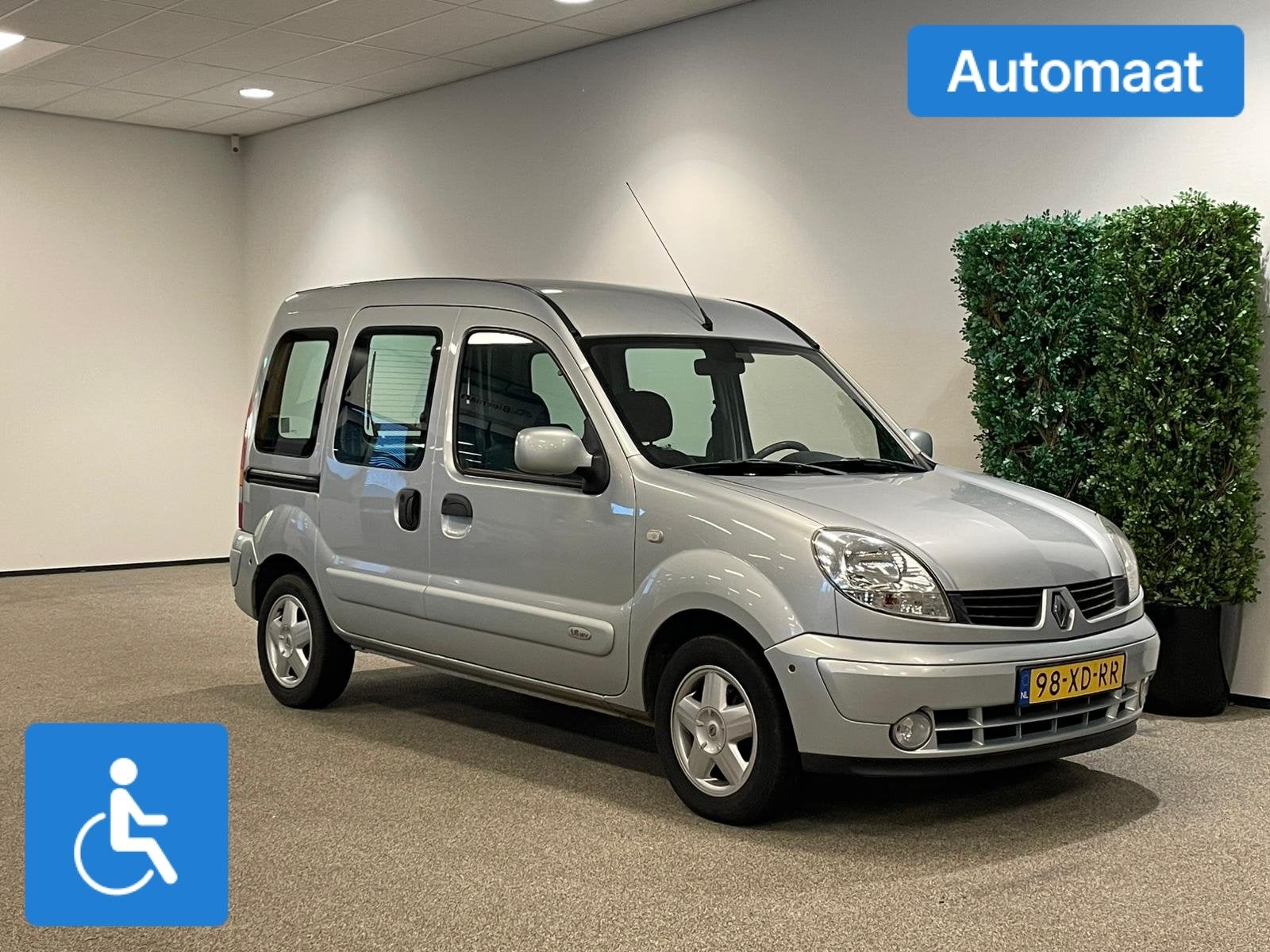 Renault Kangoo Rolstoelauto Automaat (airco) 3+1 rolstoel ge, 12 maanden, Stof, Gebruikt, Origineel Nederlands