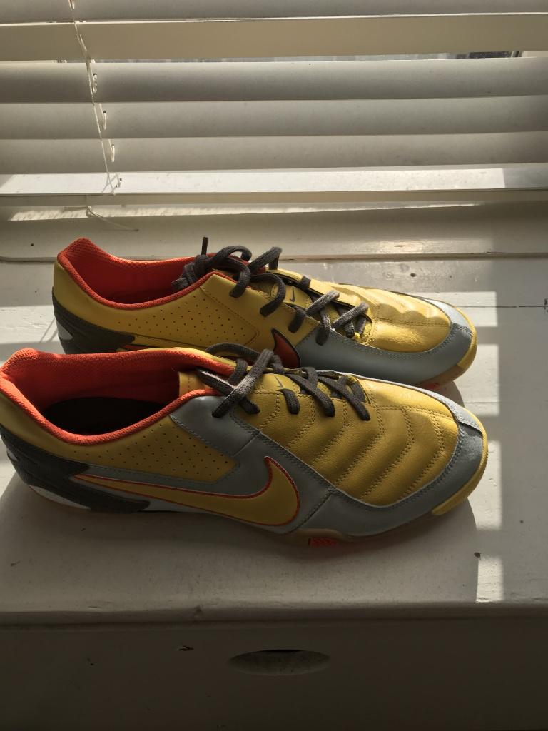 Nike Men's Squash/Badmington Shoes - Eur 44, Ophalen, Overige kleuren, Sportschoenen, Nike