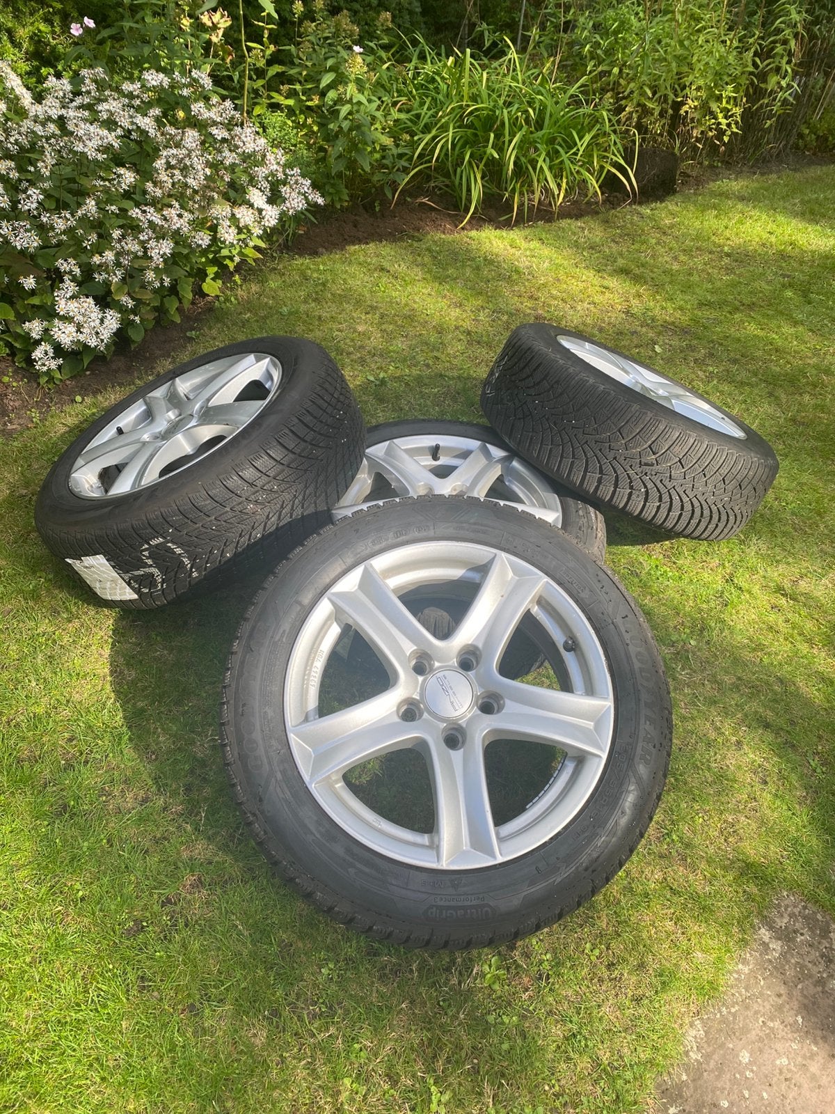 Winterbanden op lichtmetalen velgen 205 55 R16 UltraGrip, Ophalen, 16 inch, 205 mm, Winterbanden