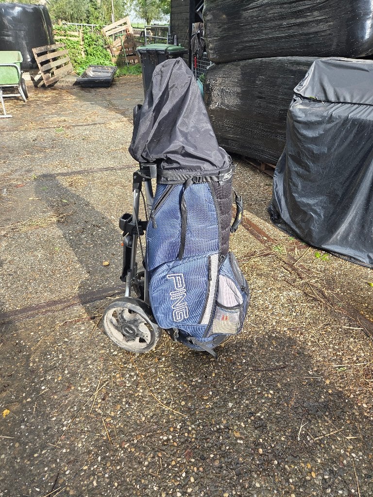 Golftas kar met toebehoren, Sport en Fitness, Ophalen, Gebruikt, Set, Ping