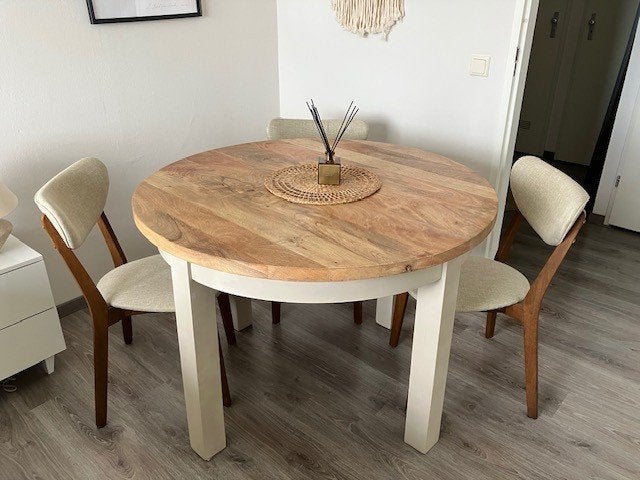 Prachtige ronde tafel + 4 stoelen, Ophalen, Mangohout, Zo goed als nieuw, Vier personen