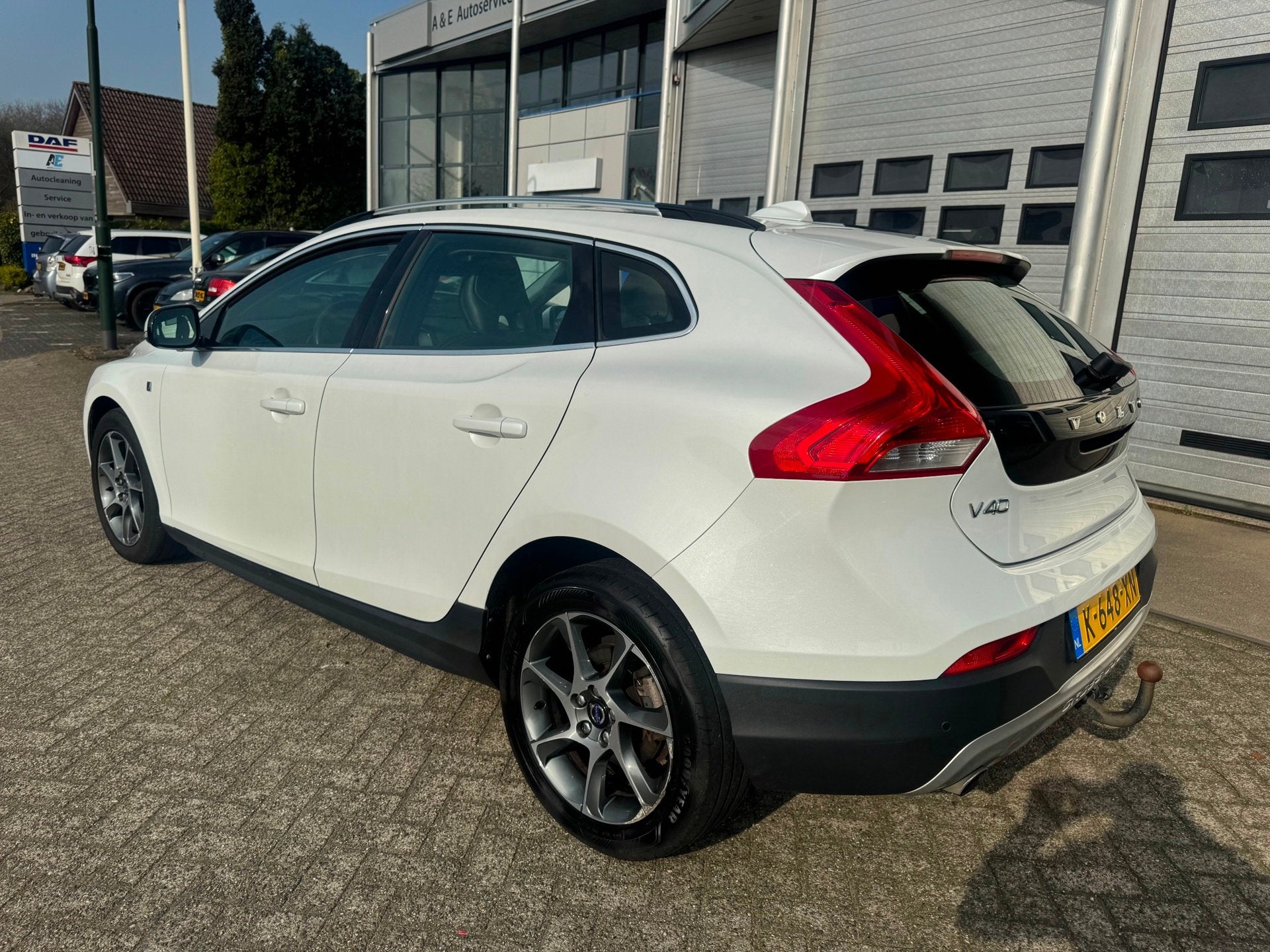 Volvo V40 Cross Country 1.5 T3 Ocean Race Automaat,Leer,Navi, Auto's, Volvo, Euro 6, 700 kg, Wit, Leder