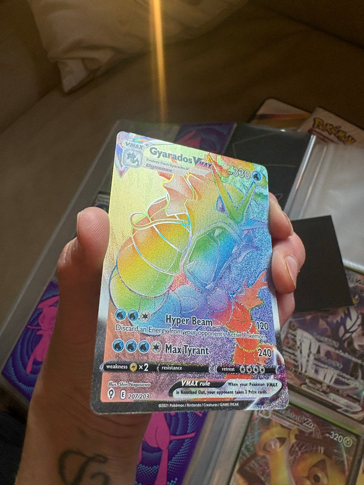 Gyarados VMAX Rainbow Rare Pokémon Kaart (207/203), Ophalen of Verzenden, Zo goed als nieuw, Losse kaart, Foil