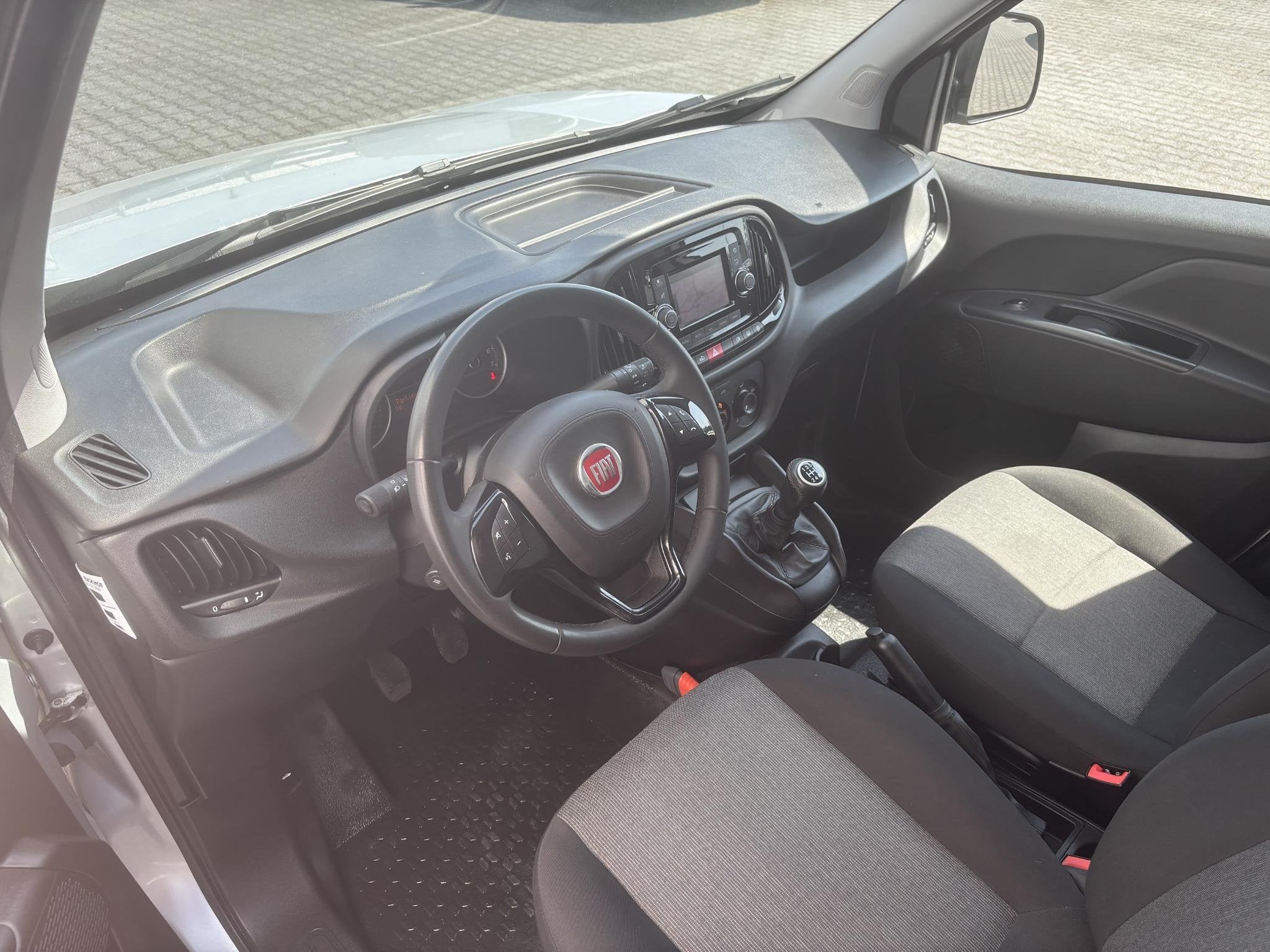 Fiat Doblò Cargo 1.3 MJ L1H1 SX*AIRCO*NAVI*CRUISE*PDC*BLUET, Voorwielaandrijving, Stof, Gebruikt, Navigatiesysteem